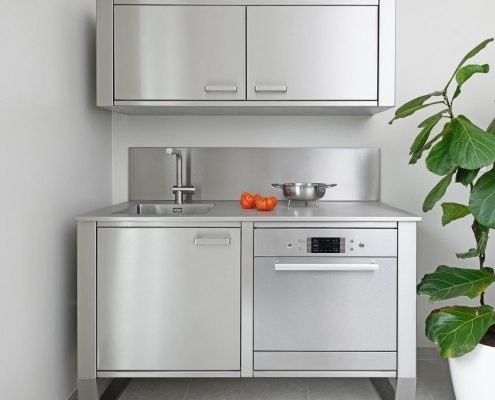 Cucina in Acciaio in uno Spazio Ridotto